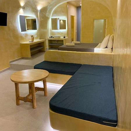 M Residence Santorini Conelia Cave Фіра Екстер'єр фото